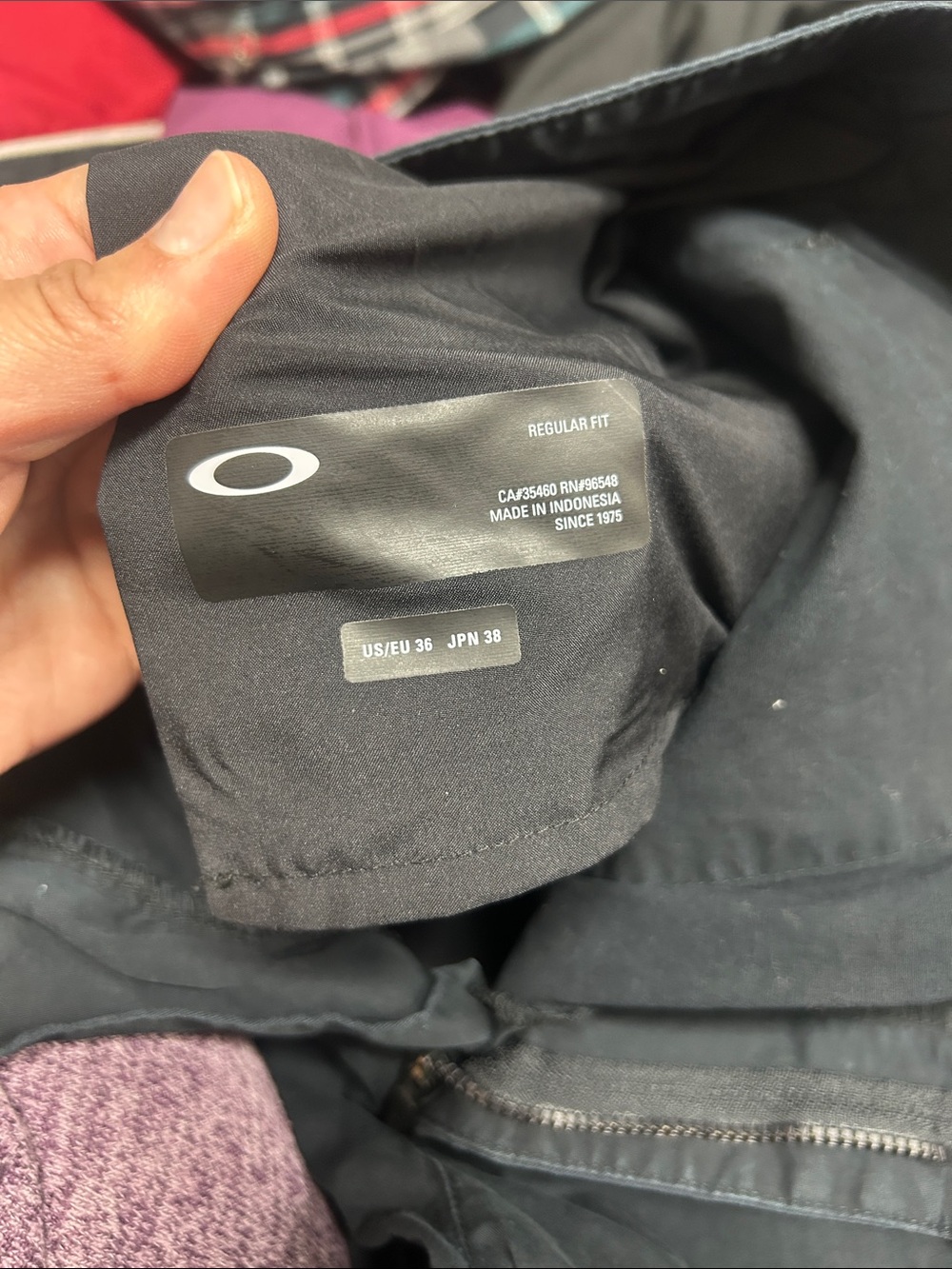Set- Oakley Men's Performance Chinos-  binFlot5 regular fit - Picture 6 of 6